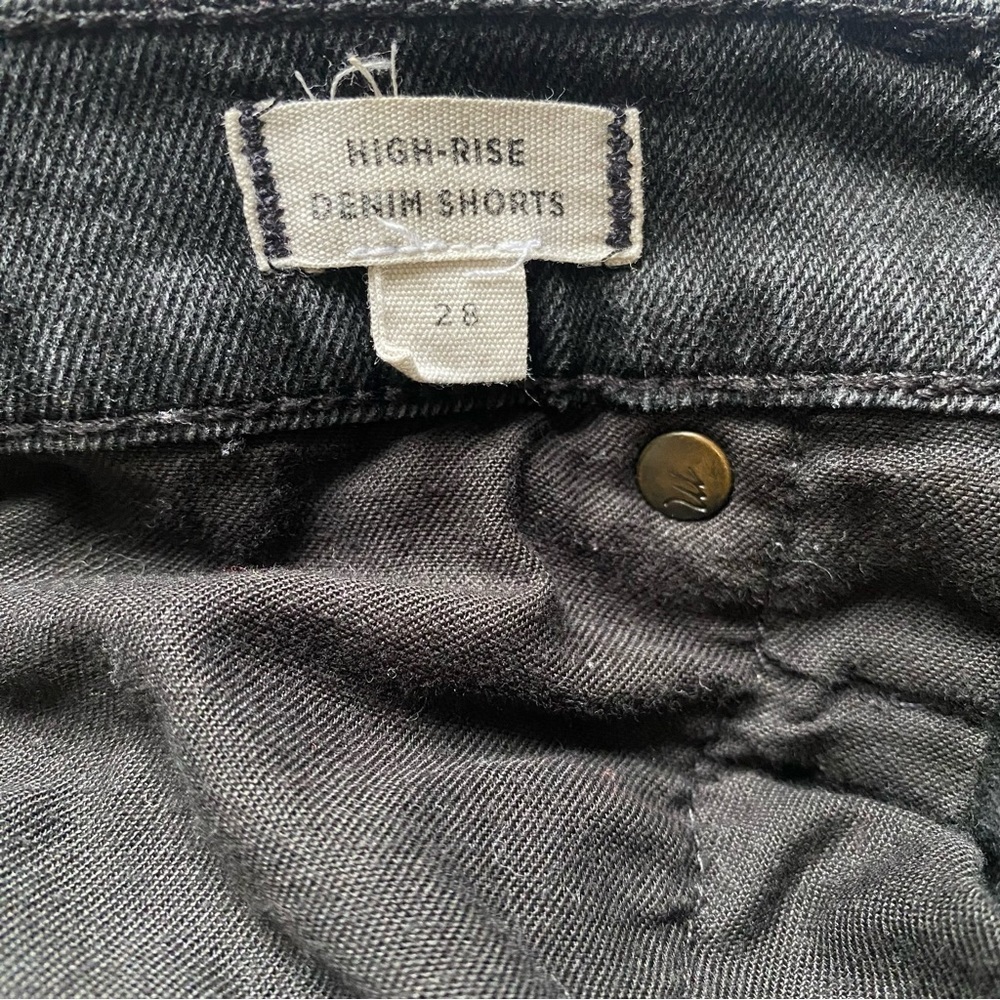 Madewell High-Rise Denim Shorts in Lunar Wash - Picture 9 of 12